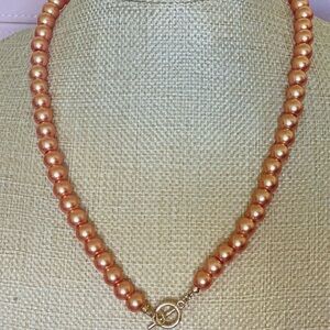 Elegant Pearl Necklace in Peach